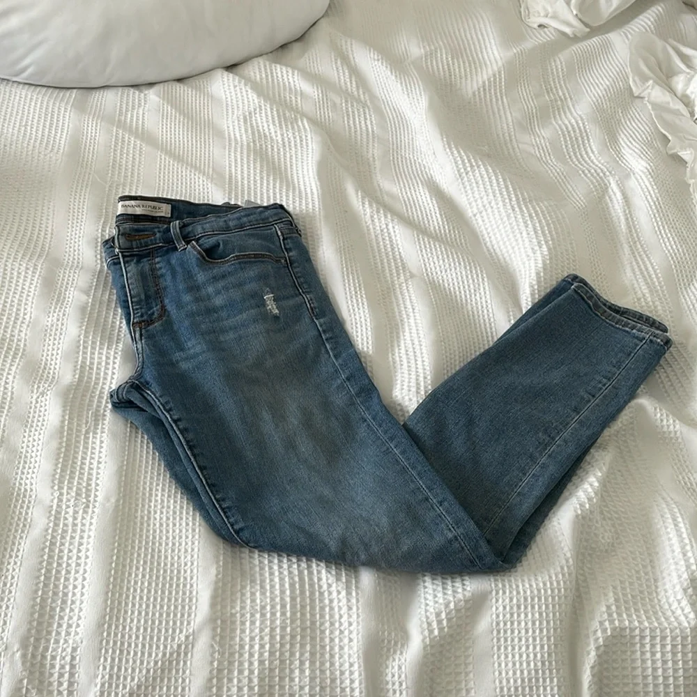 Banana republic torn jeans - Picture 1 of 3